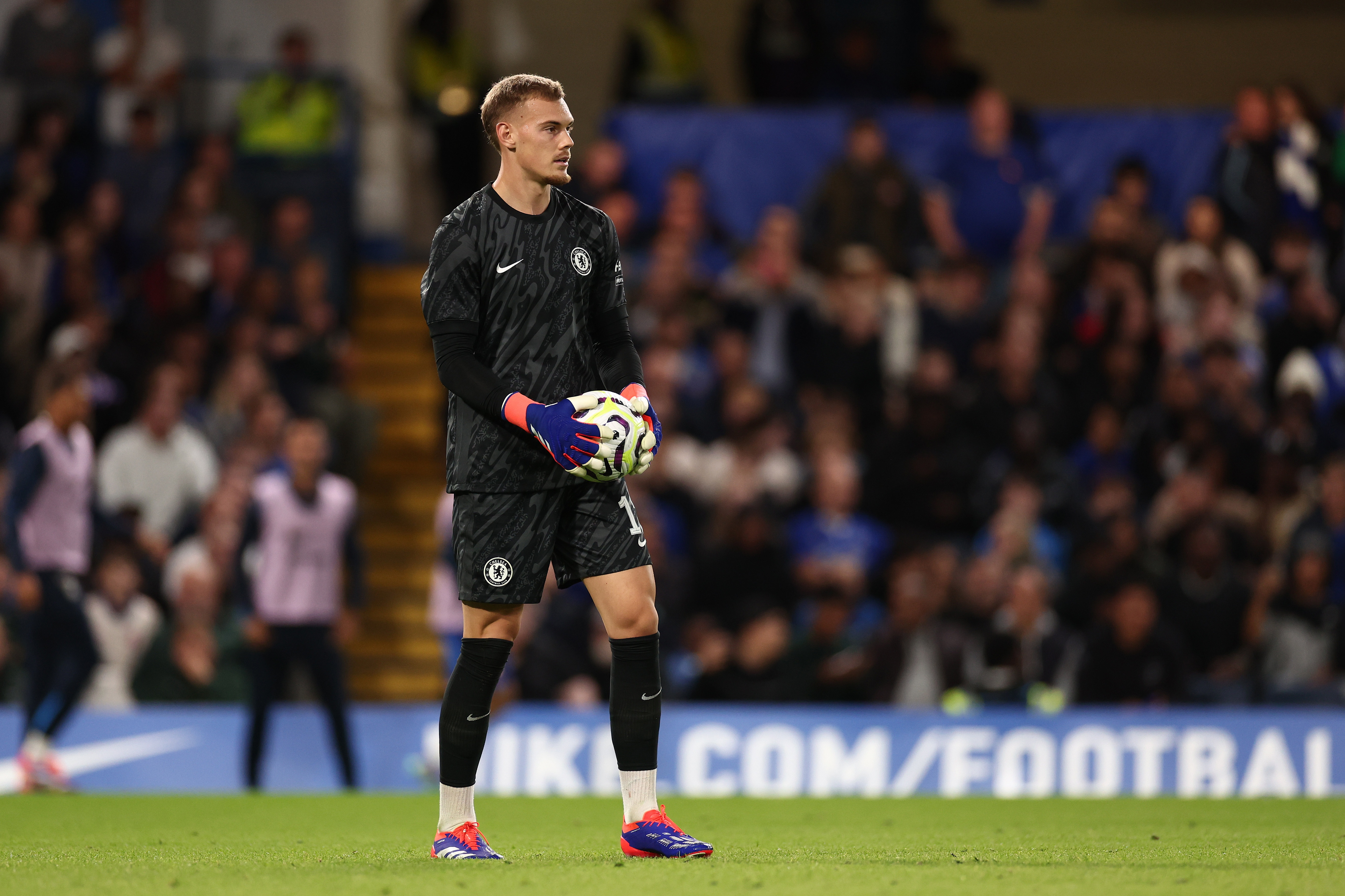 半岛体育官网-天空体育：切尔西二门约恩森吸引多队关注，但蓝军不打算放人