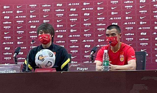 半岛体育官网-李铁:对球员表现满意 用最好的状态对阵叙利亚队