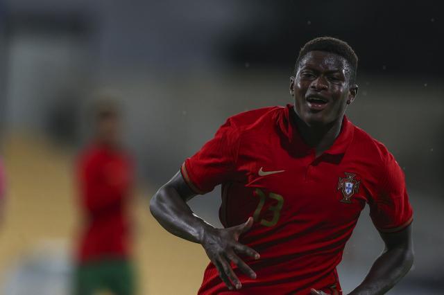 半岛体育APP-葡超夺冠又打欧洲杯 努诺·门德斯涨价 至少5000万