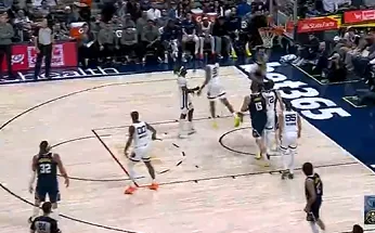 半岛体育APP-约翰逊杀入禁区上篮再中,掘金打出12-3小高潮反超比分